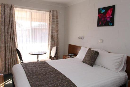 Cross Roads Motel Кобар Екстер'єр фото